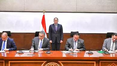 توقيع 3 اتفاقيات لبدء تصنيع سيارة ماليزية في مصر